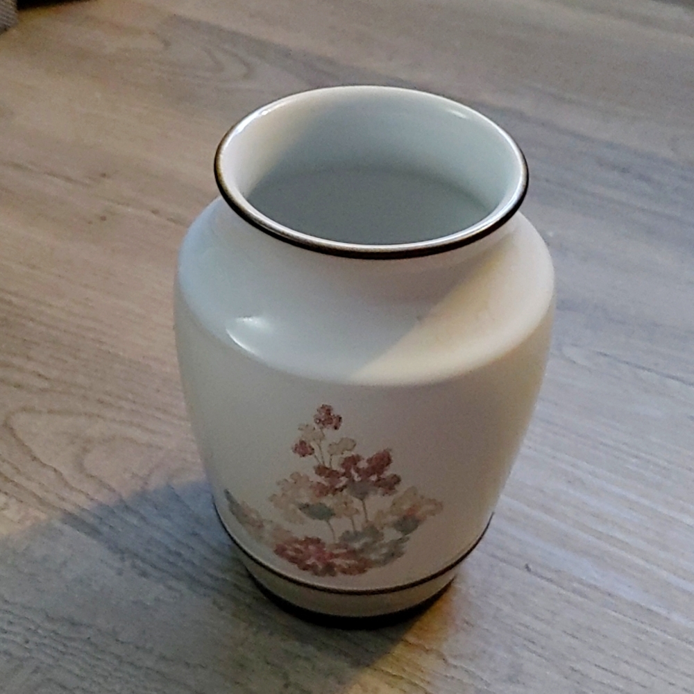 Vintage Retro Handcrafted Denby Romance Vase.